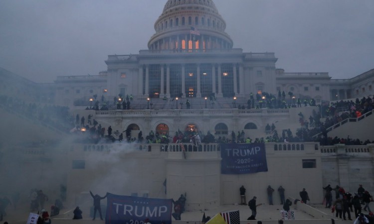 Biden će istaći Trumpovu odgovornost za smrtonosne napade 6. januara
