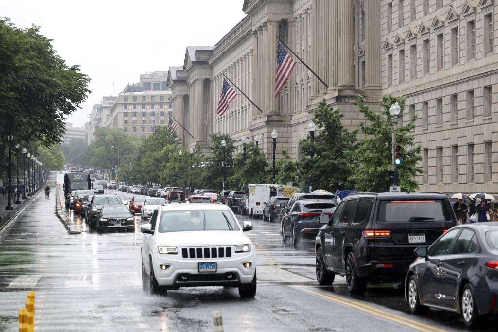 SAD planiraju ukidanje viza kineskim studentima, novi sukob s Kinom