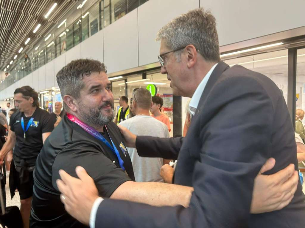 Gradonačelnik Avdić dočekao srebrene odbojkaše: Istinski ambasadori BiH i ponos svih građana