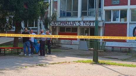 Trostruko ubistvo u Sanskom Mostu