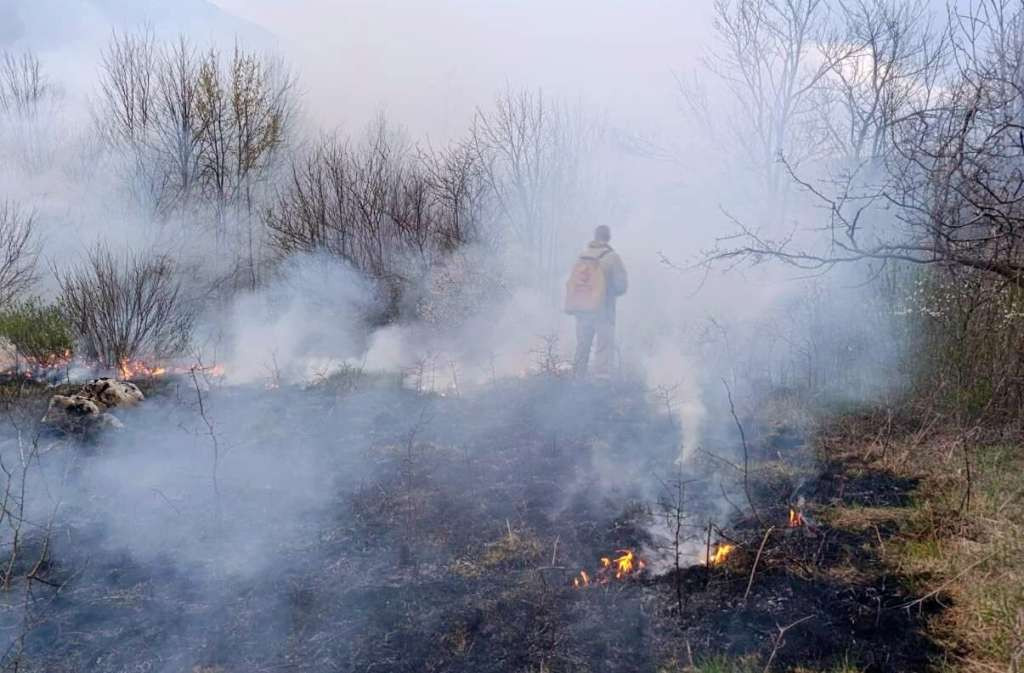 Više od deset požara na području Sanskog Mosta, Civilna zaštita apeluje na građane