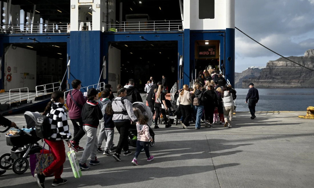 Mještani napuštaju Santorini u strahu od zemljotresa