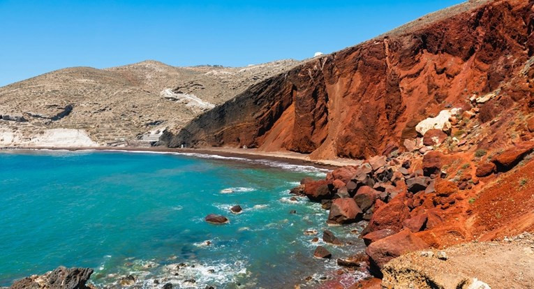 Zemljotres uništio jednu od najpoznatijih plaža na Santoriniju