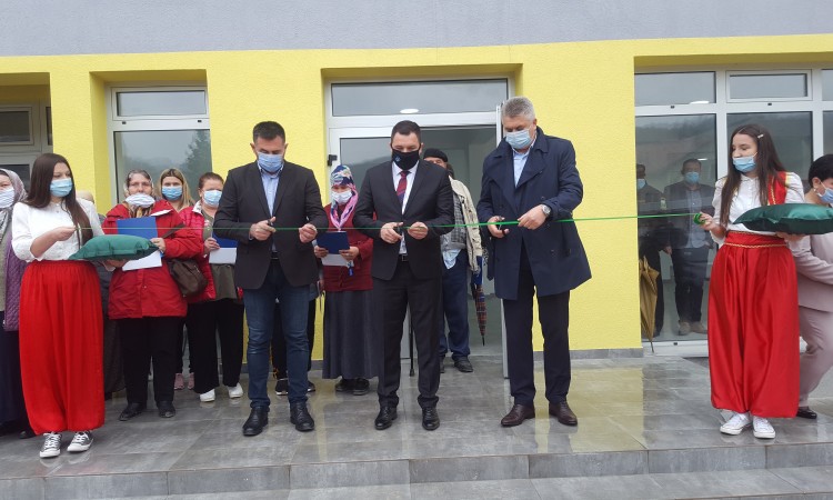 Novi dom dobilo 18 porodica iz kolektivnog centra u Sapni