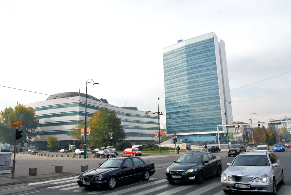 Povećana opasnost od odrona na putnim pravcima kroz usjeke