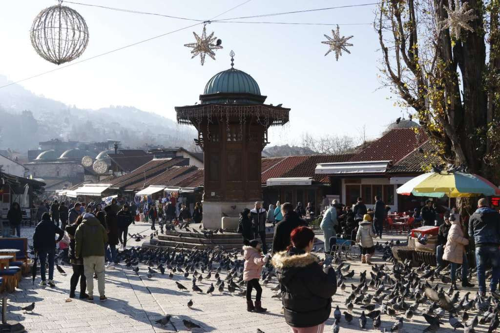 U Kantonu Sarajevo nagli pad PM10 čestica, vremenske prilike pogoduju boljoj kvaliteti zraka