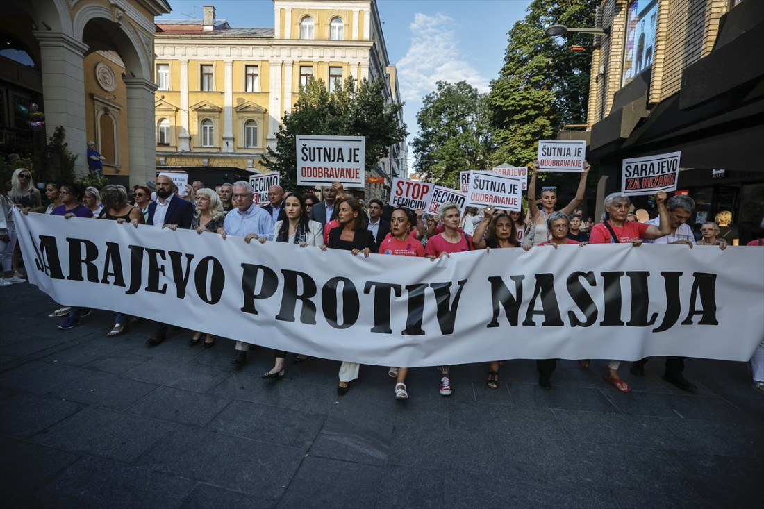 U Sarajevu protesti zbog ubistava u Gradačcu, Karić pročitala zahtjeve