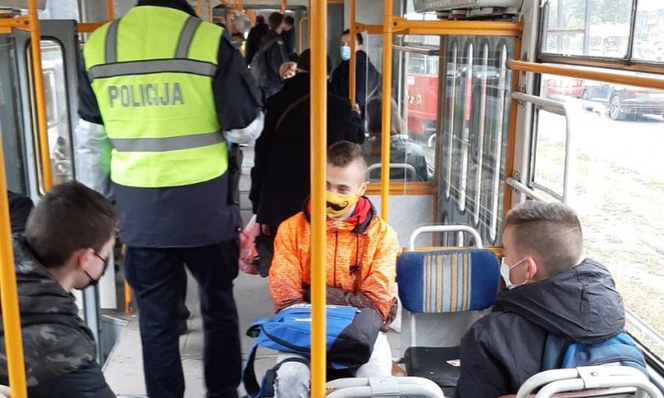 Jednokratne zaštitne maske za putnike u javnom prijevozu KS