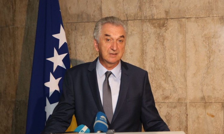 Šarović: Zbog dnevnopolitičkih spinova SNSD dovodi RS u opasnost