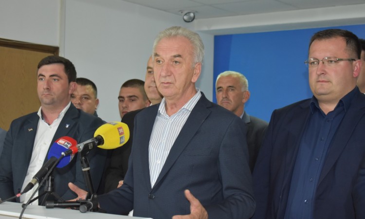 Šarović: Dodik nakon razgovora s Vučićem aterirao