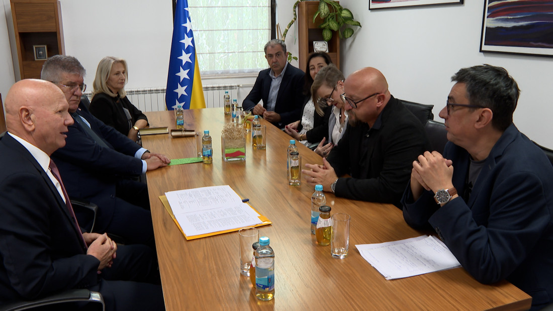 Sastanak rukovodstva Zastupničkog doma FBiH s Upravnim odborom i direktorom RTVFBiH