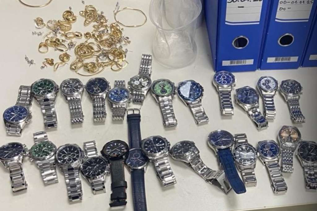 Spriječen pokušaj krijumčarenja satova i zlatnog nakita na GP Deleuša