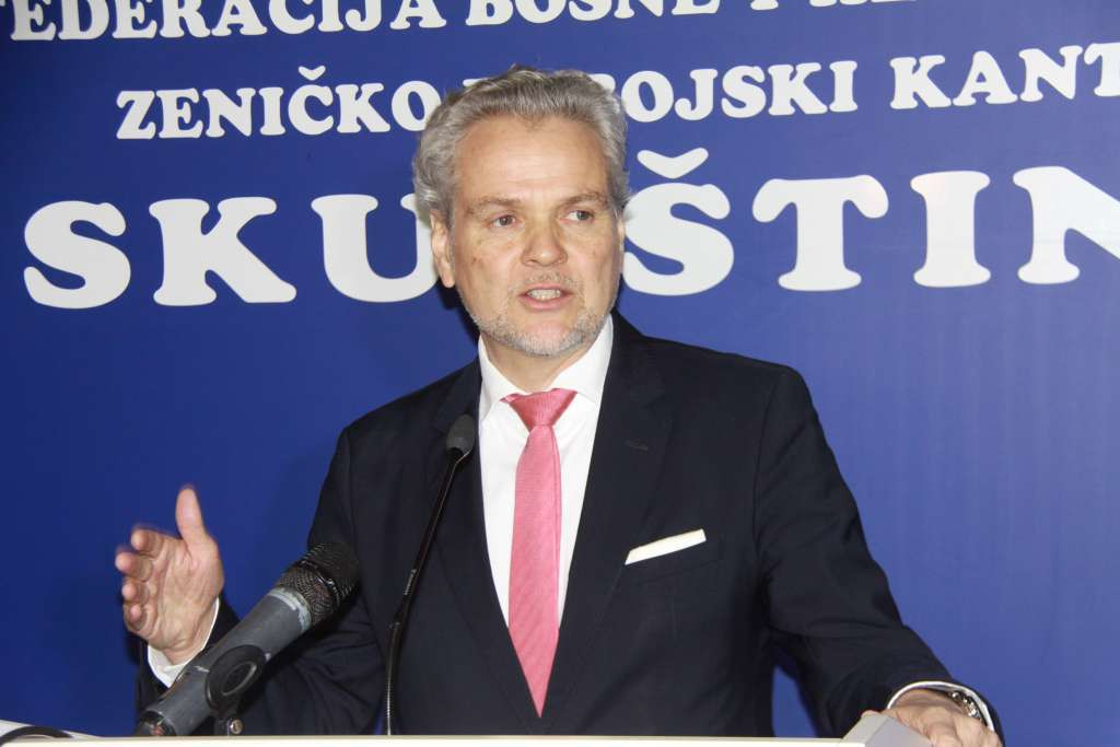 Ambasador Johann Sattler održao sastanke s novim vlastima ZDK-a