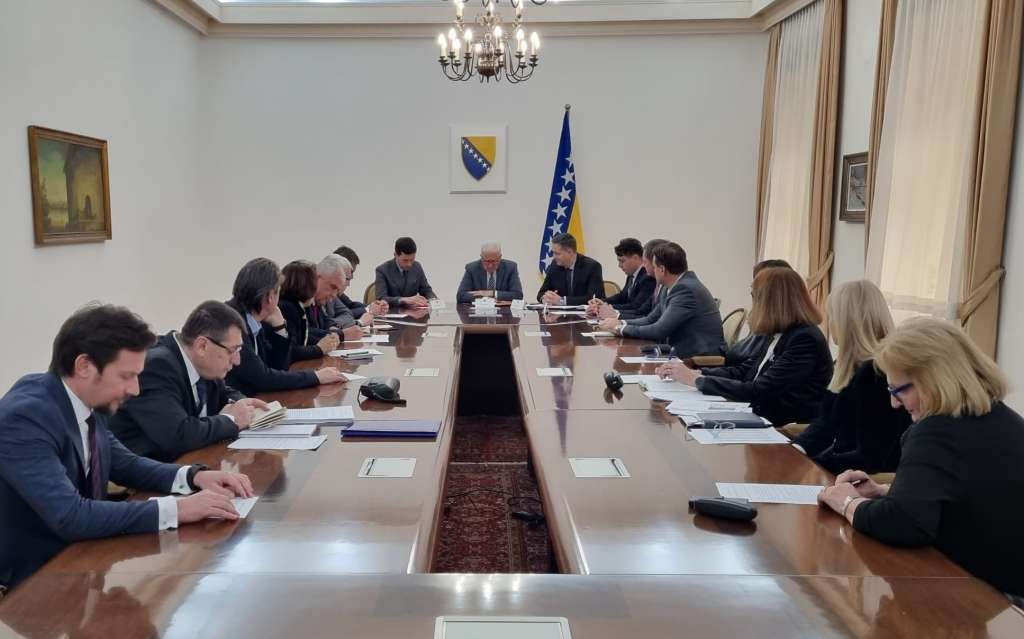 Formiran Savjet za ekonomska pitanja pri Kabinetu člana Predsjedništva BiH Denisa Bećirovića