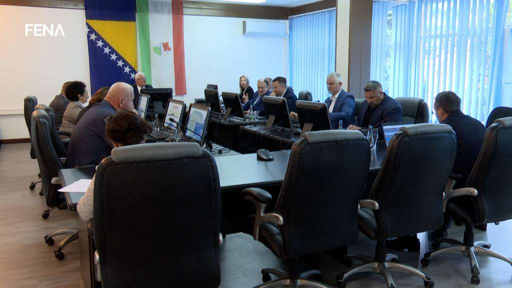 Kreću pregovori o povećanju osnovice plaća za zaposlene u javnom sektoru Srednjobosanskog kantona