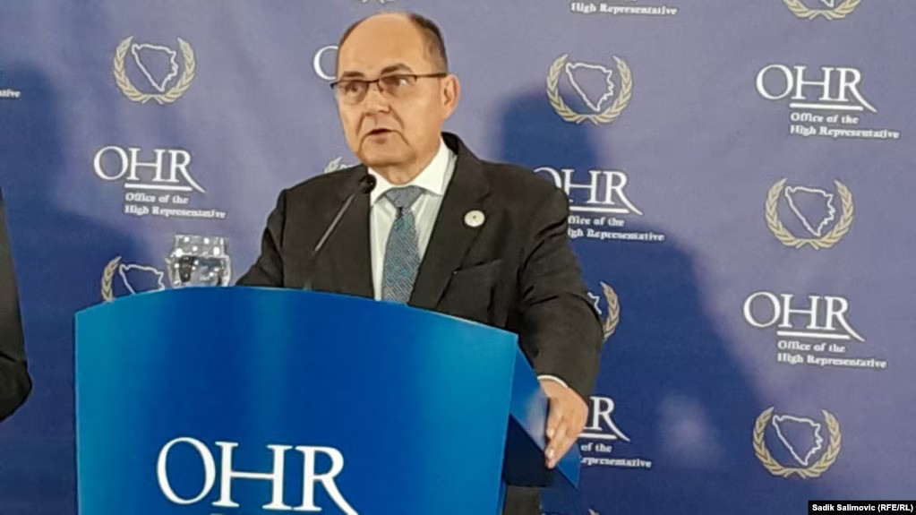 Ne zna se po čijem nalogu SIPA provjerava visokog predstavnika u BiH