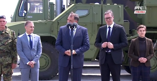 Dodik i Vučić na prikazu sposobnosti Vojske Srbije u Batajnici