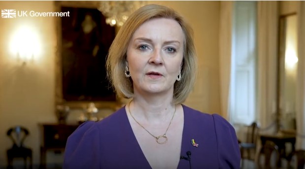 Truss: Pomažemo obuku Oružanih snaga BiH da zaštite sigurnost zemlje