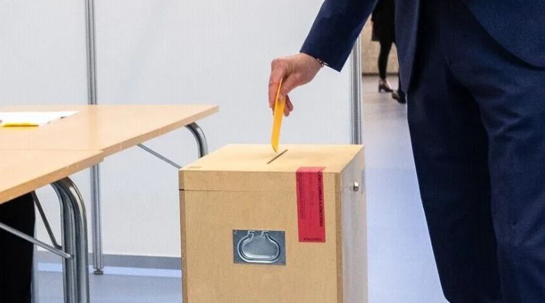 Tijesna trka na Islandu: Građani glasaju o ponovnom pokretanju pregovora s EU
