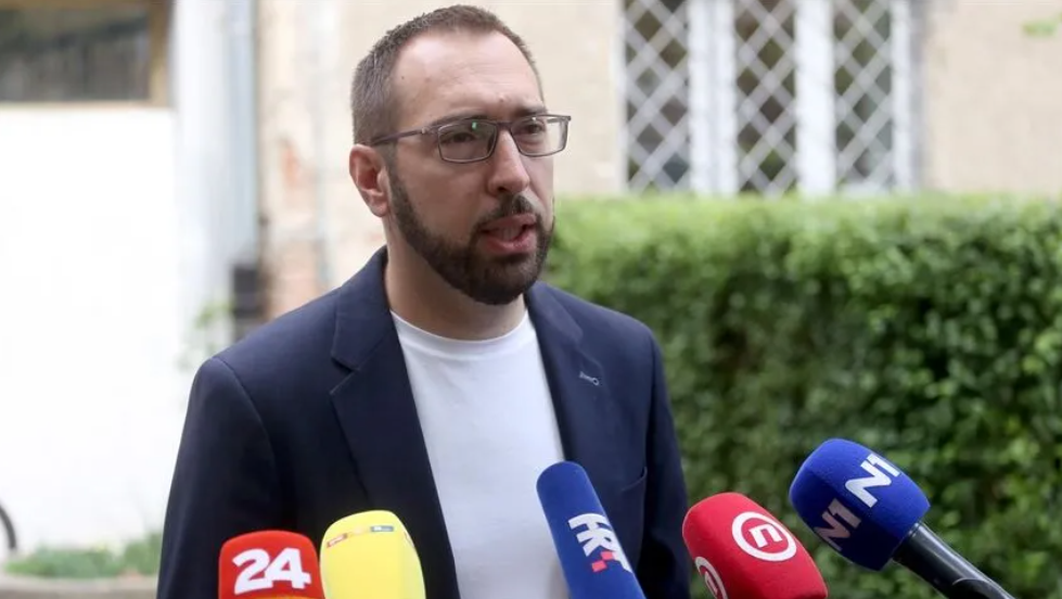Štrajk nezakonit, radnici Čistoće ponovo na ulicama Zagreba, očekuju se i vozači javnog prijevoza