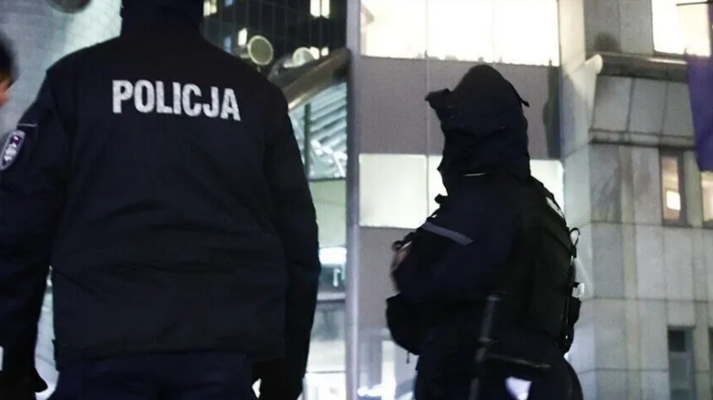 Poljska: Privedeno 76 osoba, izvršene provjere u skoro 50.000 škola nakon napada nožem