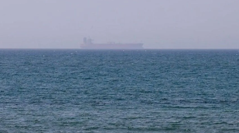 UKMTO: Kontejnerski brod i tanker pogođeni nepoznatim projektilima u Hormuškom moreuzu