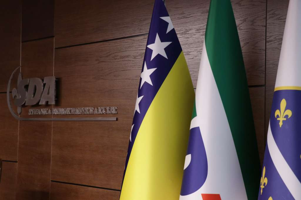 SDA - Zvaničan stav Evropske komisije demantirao sve neistine i spinove Trojke