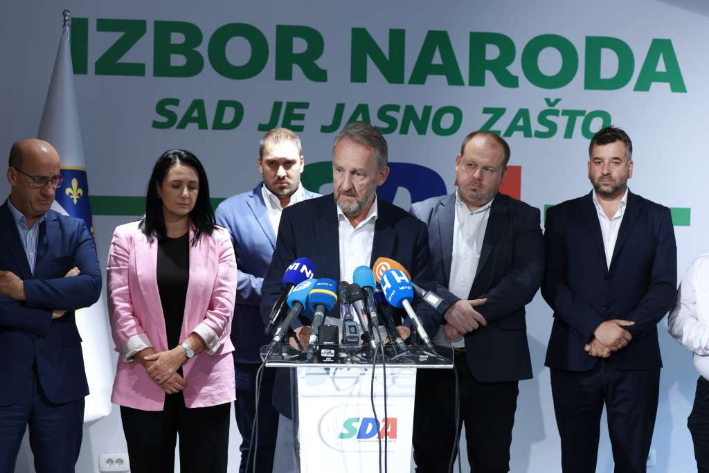 SDA: Osuđujemo kukavički napad na Borenovića