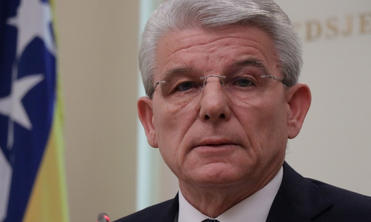 Ne vidim svrhu da se druga dva člana Predsjedništva uvlače u 'slučaj ikona'