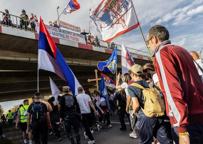 Francuski radio: U Srbiji - Vaše ruke su krvave, simbol građanskog pokreta jer korupcija ubija