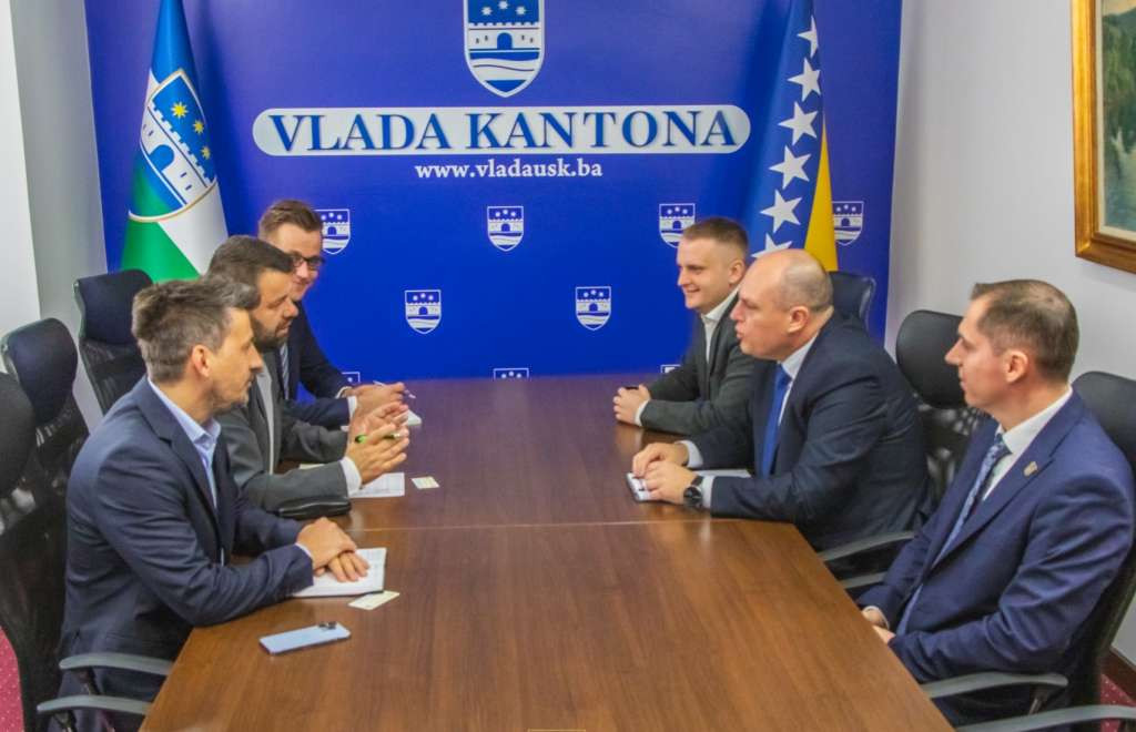 Hurtić se sastao s rukovodstvom USK-a i Bihaća te posjetio kamp 'Lipa'