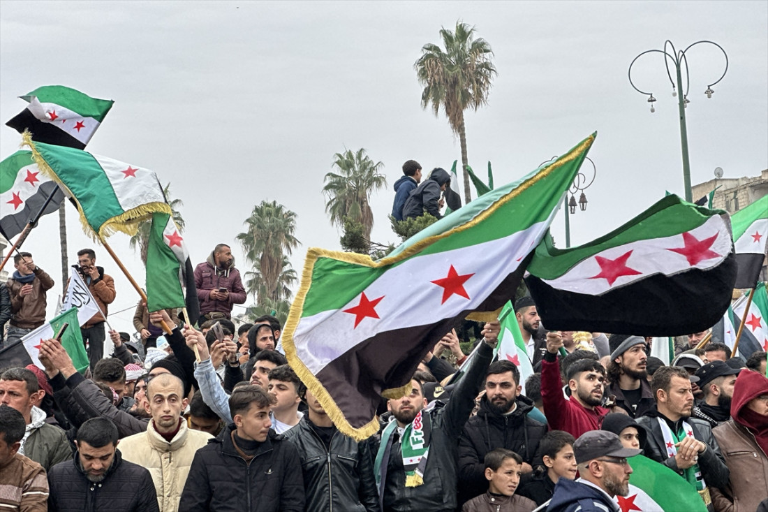 Sirija godinu nakon Assada: Kako se tranzicija odvijala mjesec po mjesec