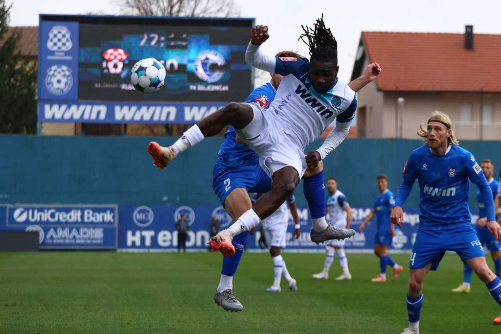 Široki i Željezničar remizirali na Pecari