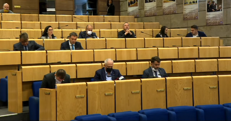 SKS: S dnevnog reda povučeni zakon o govoru mržnje i zakon o ministarstvima