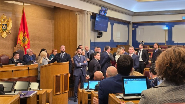 Crnogorska opozicija blokirala sjednicu Skupštine i usvajanje budžeta
