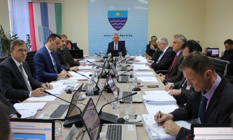 Vlada HNK-a: Nastava počinje 6. septembra u punom kapacitetu