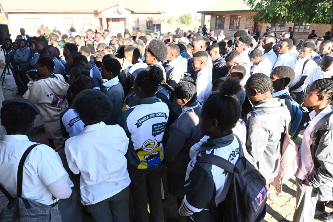 U sudaru minibusa u Južnoafričkoj Republici poginulo 12 školaraca, sedam povrijeđeno