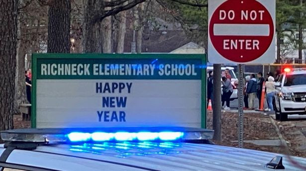 SAD: Šestogodišnjak u pritvoru nakon što je pucao na učiteljicu