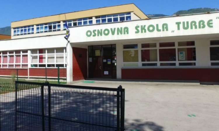 Peticiju potpisalo 400 mještana Turbeta, školska dvorana do daljnjeg bez učenika