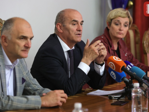 Studenti UNSA traže svoja prava uskraćena novim zakonom