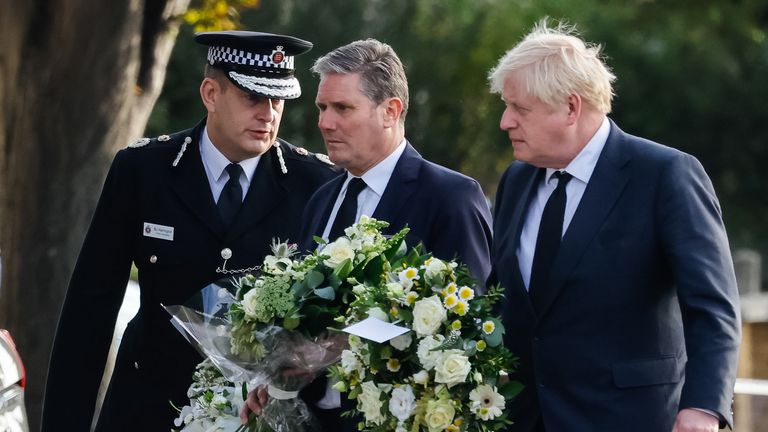 Johnson položio cvijeće na mjestu ubistva Davida Amessa