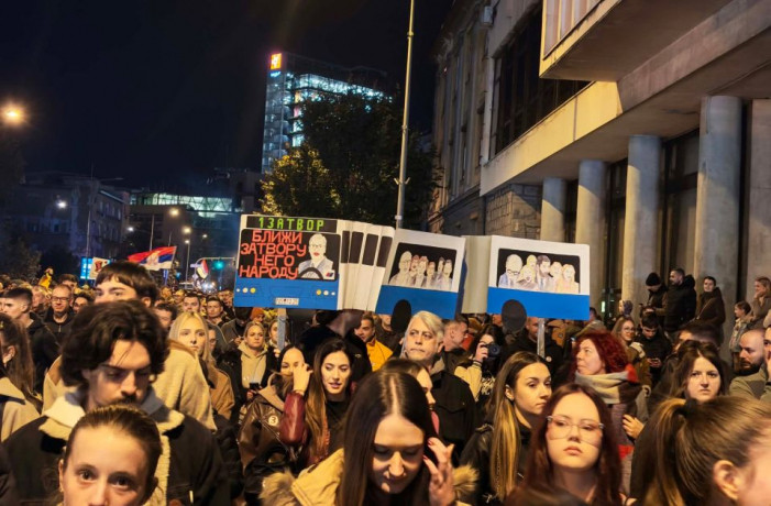 Desetine hiljada pristalica Studentske liste proslavljaju izbornu pobjedu na Slaviji