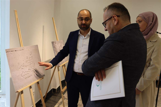 Izložba „Stari mostarski grafiti“ otvorena u Centru za kulturu Mostar