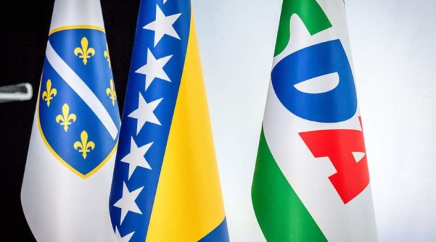 SDA optužuje Konakovića za skandalozan nasrtaj na slobodu medija