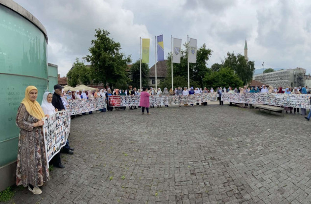 Majke Srebrenice u Zenici održale mirne proteste u znak sjećanja na genocid