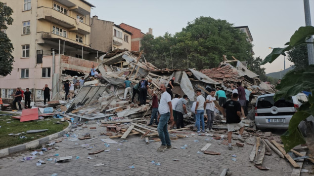 Snažan zemljotres pogodio zapadnu Tursku, osjetio se i u Istanbulu i Izmiru