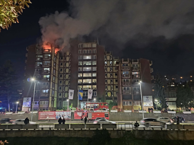 Tragedija u Tuzli: Požar u Domu penzionera, najmanje deset osoba smrtno stradalo