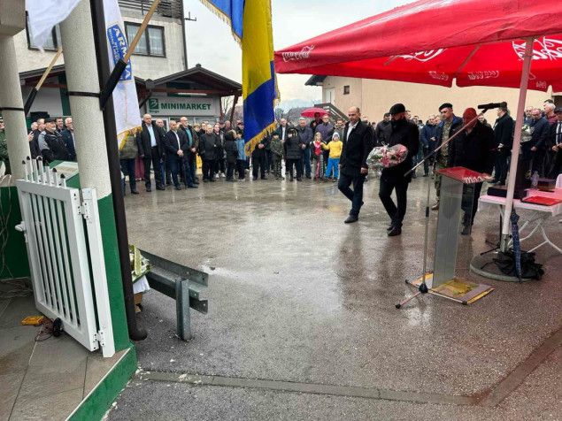 Obilježavanje 32. godišnjice „Živiničkih osa“: Ministru Isaku uručen Zlatni orden