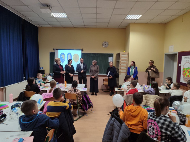 Saradnjom do boljih škola: Ministrica Hota-Muminović posjetila OŠ "Grbavica I"