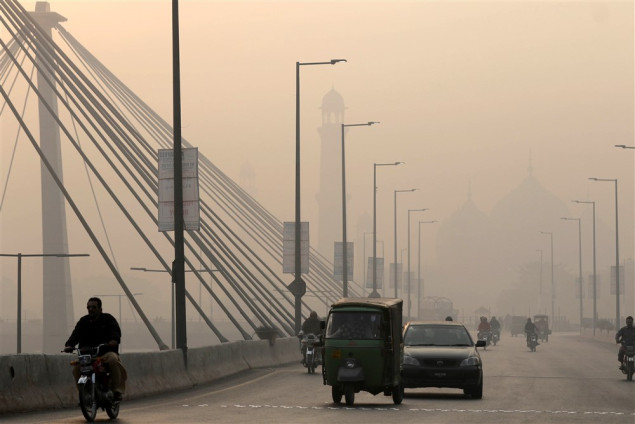 Zbog zagađenja zabranjene kasne poslovne aktivnosti u Lahoreu